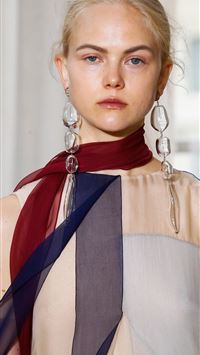 saffron vadher wallpaper