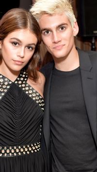 presley gerber wallpaper