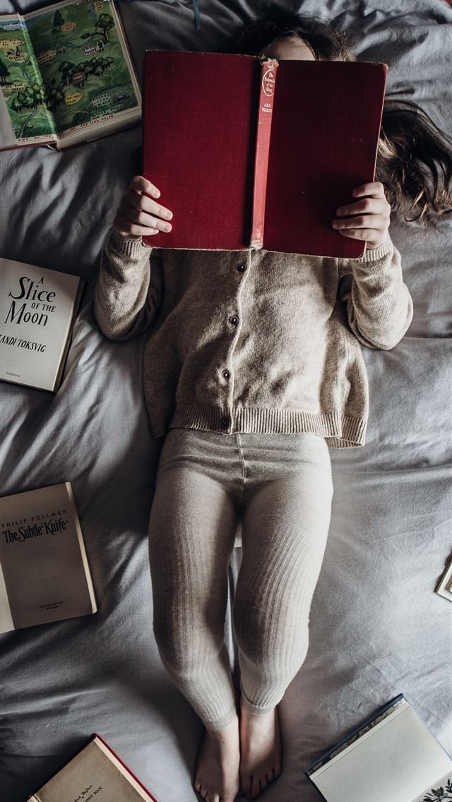 1284x2778 Child reading a book - quotes iPhone Wallpaper