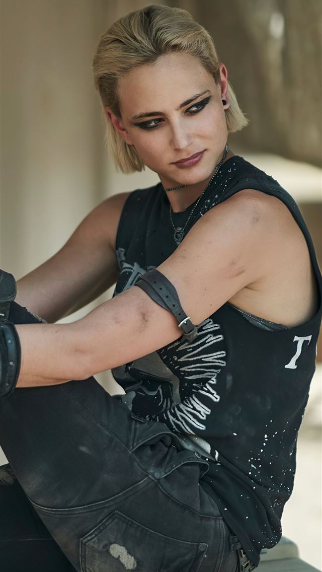 1284x2778 nora arnezeder army of the dead - netflix iPhone Wallpaper