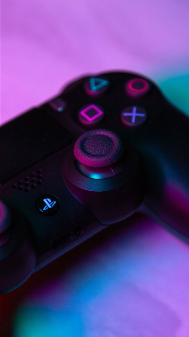 1284x2778 Sony PS4 DualShock controller - retro iPhone Wallpaper