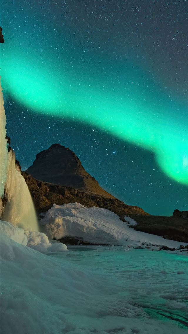 1284x2778 northern lights above mountains - mountains iPhone Wallpaper