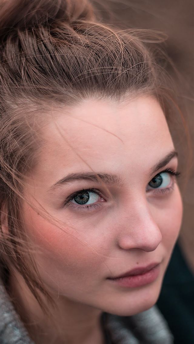 1284x2778 shallow focus photo of woman face - girl iPhone Wallpaper