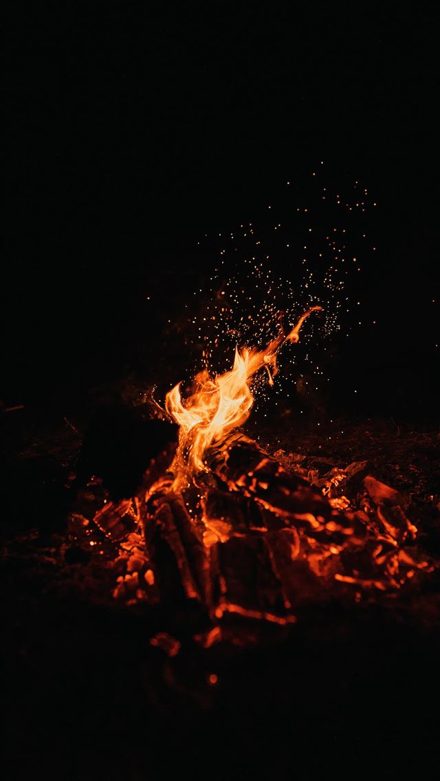 1284x2778 photo of bonfire - north carolina iPhone Wallpaper