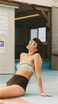 woman wearing white and black polka dot bikini wallpaper