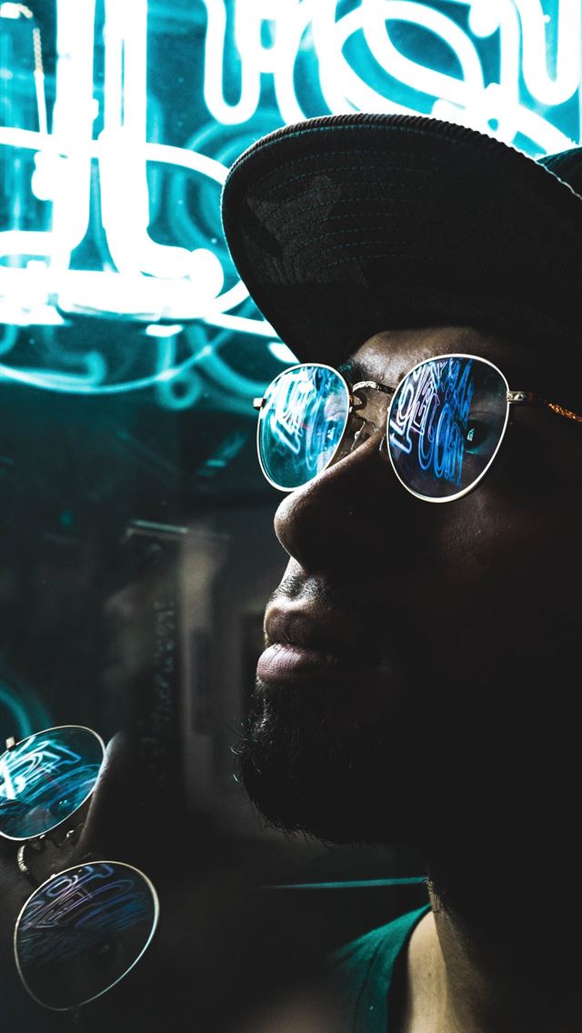 1284x2778 man wearing sunglasses with silver colored frames -  iphone 13 Wallpaper