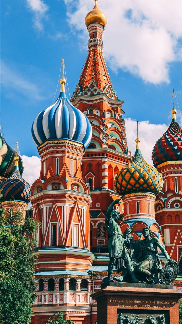 1284x2778 Saint Basil's Cathedral Moscow Russia -  iphone 13 Wallpaper