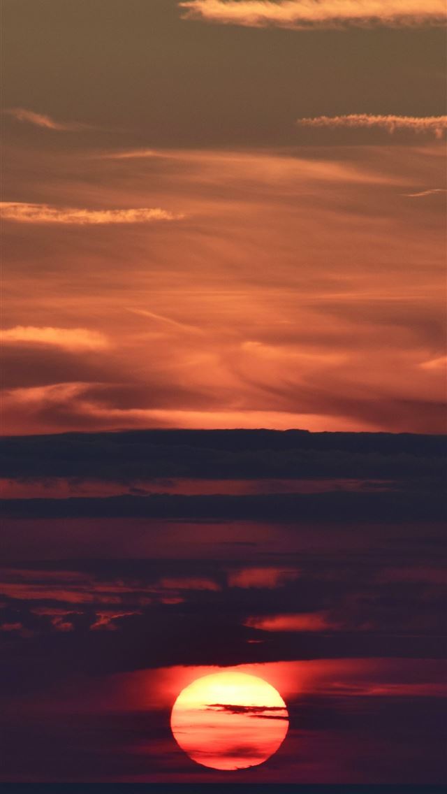 640x1136 red moon -  iPhone Wallpaper