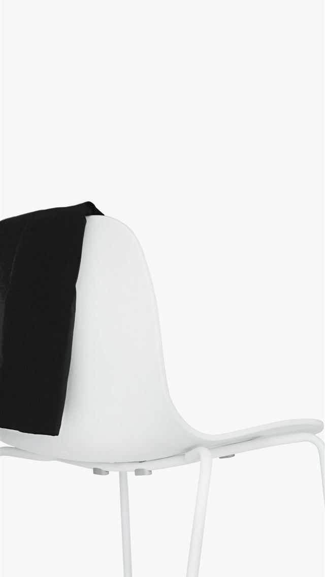 640x1136 white metal armchair with white background -  iPhone Wallpaper