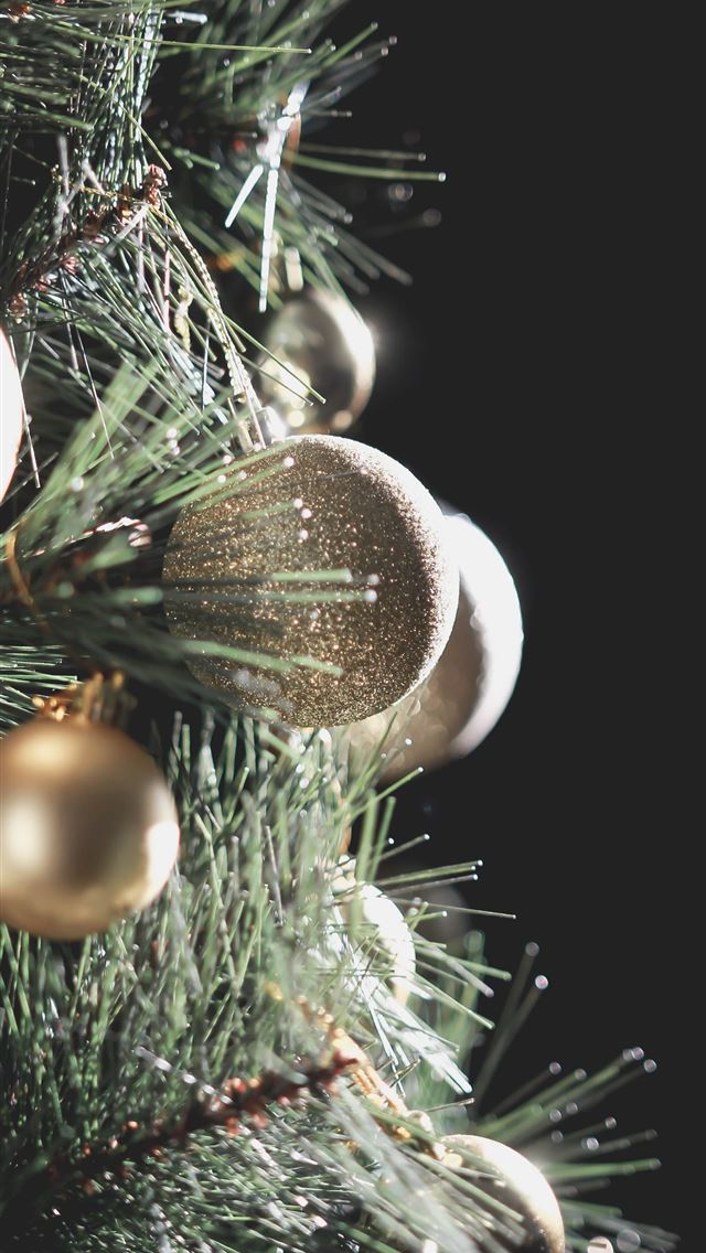 1284x2778 closeup photo of christmas bauble on christmas tre... - brisbane iPhone Wallpaper