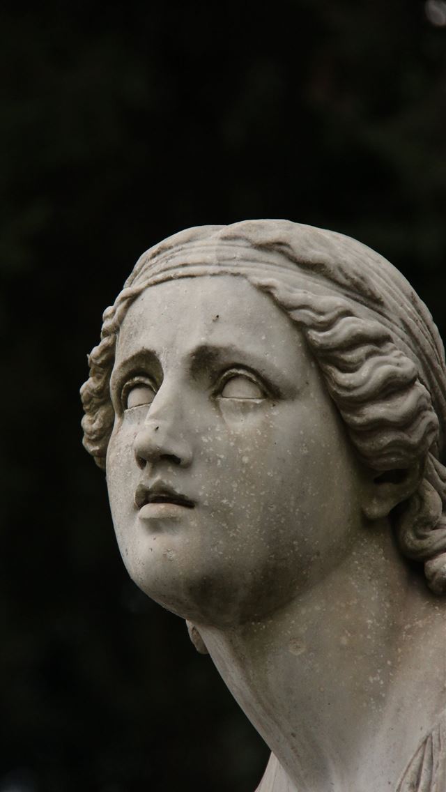 1284x2778 concrete woman statue - italia iPhone Wallpaper
