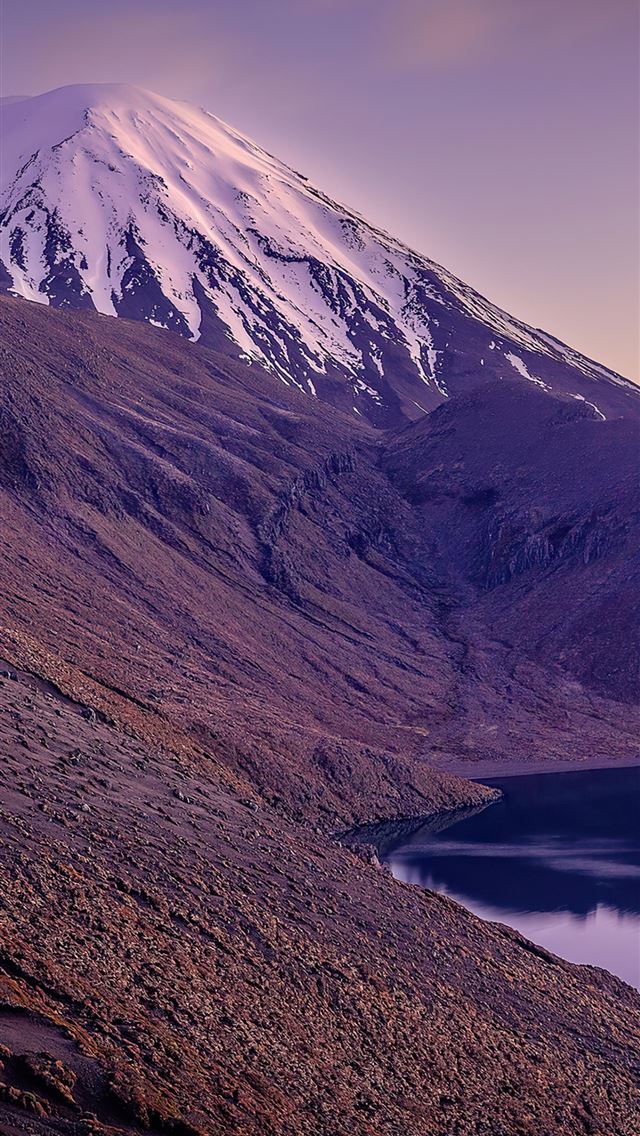 1284x2778 upper tama lake and mount ngauruhoe 4k - nature iPhone Wallpaper
