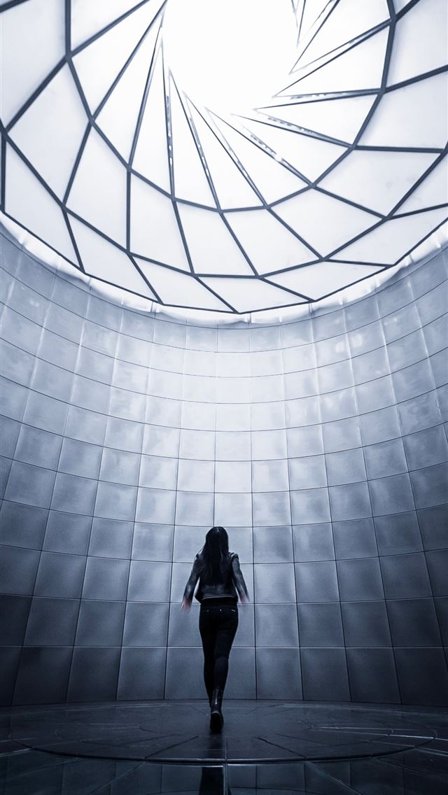 1284x2778 woman wearing black shirt facing the ceiling - canada iPhone Wallpaper