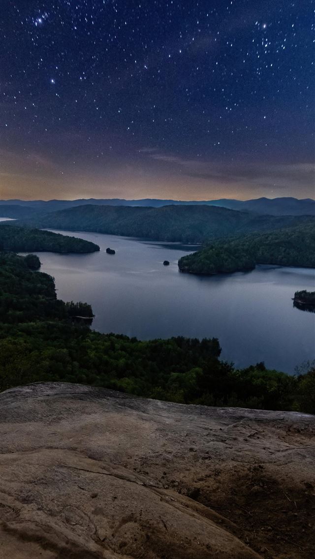 1284x2778 venus rising over lake 4k -  iPhone Wallpaper