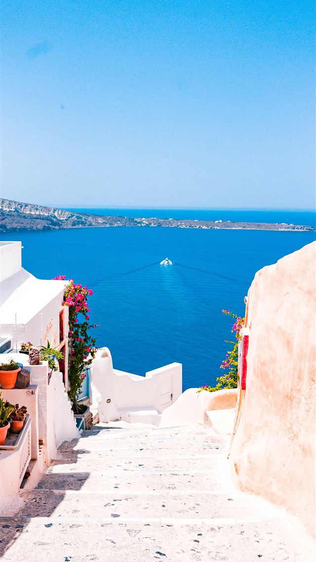 1284x2778 Santorini Greece -  iphone 13 Wallpaper