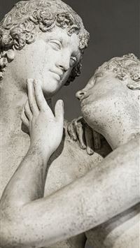 statue of a couple wallpaper