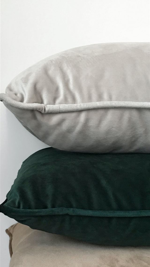 1284x2778 three assorted color pillows - clean iPhone Wallpaper
