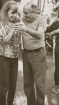 couple dancing wallpaper