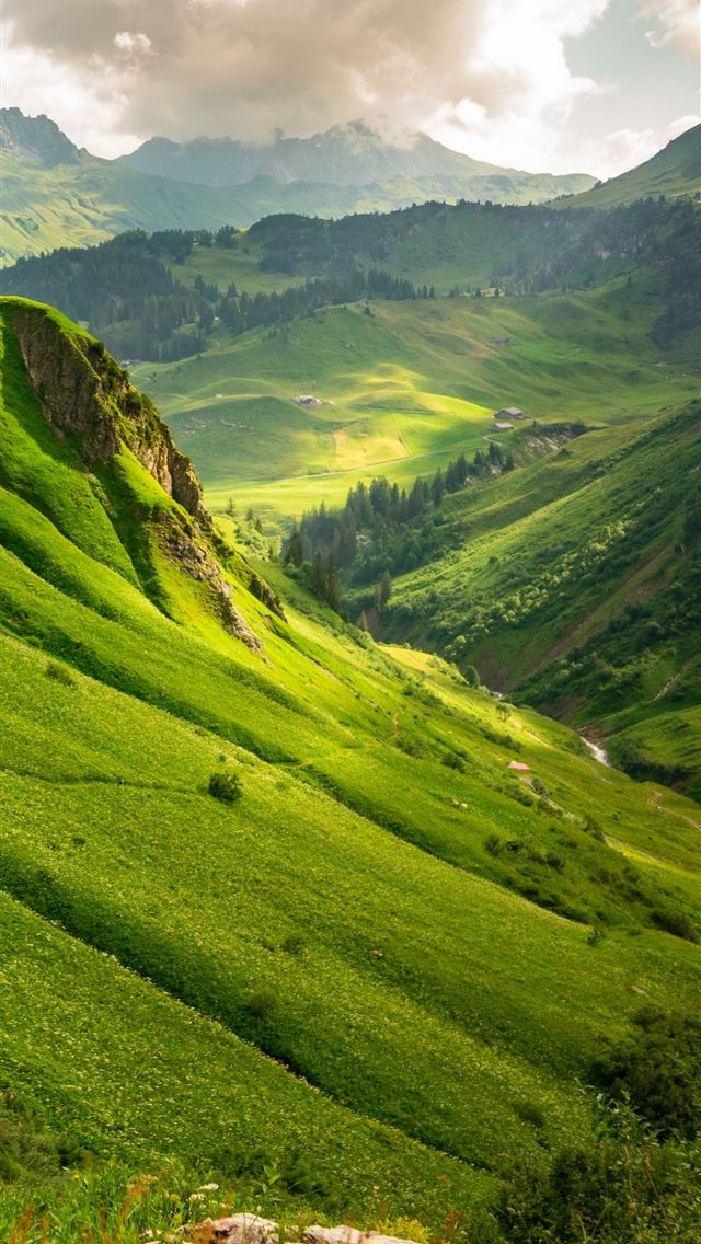 1284x2778 Way to Braunarlspitze -  iphone 13 Wallpaper