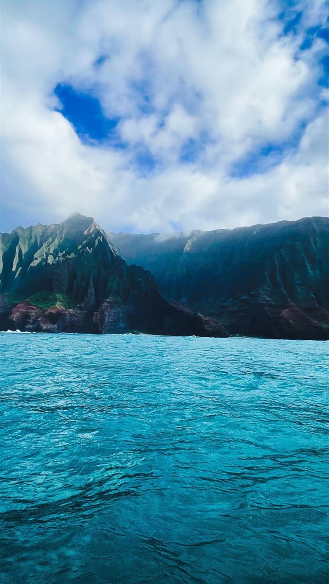 1284x2778 na pali coast in kauai 4k -  iphone 13 Wallpaper