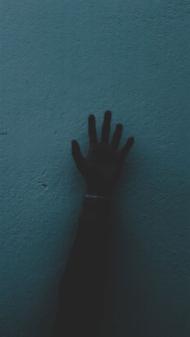 640x1136 right human hand painting on green concrete wall -  iPhone Wallpaper