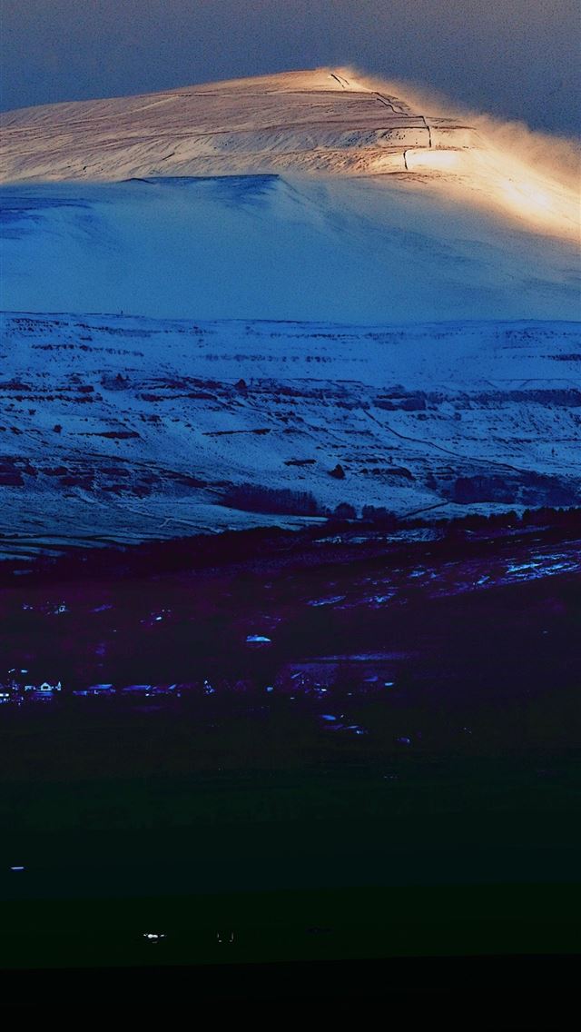 1284x2778 yorkshire mountain -  iphone 13 Wallpaper