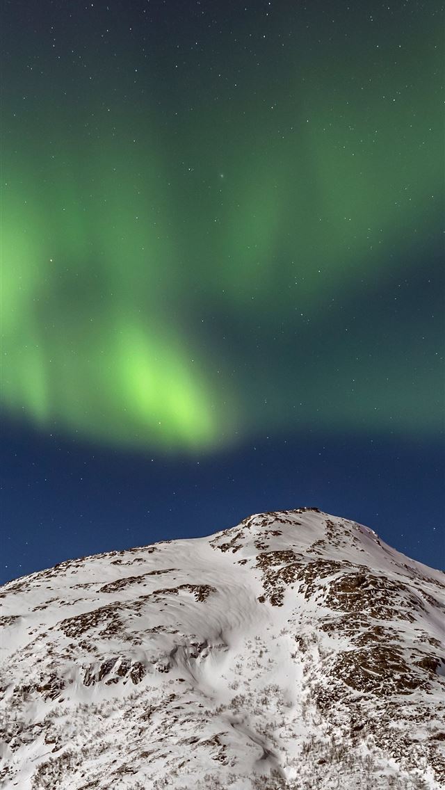 1284x2778 mountain stars and aurora 5k -  iphone 13 Wallpaper