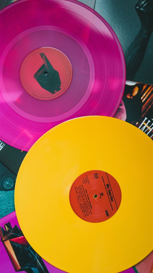 1284x2778 purple vinyl record on black and white table - music iPhone Wallpaper