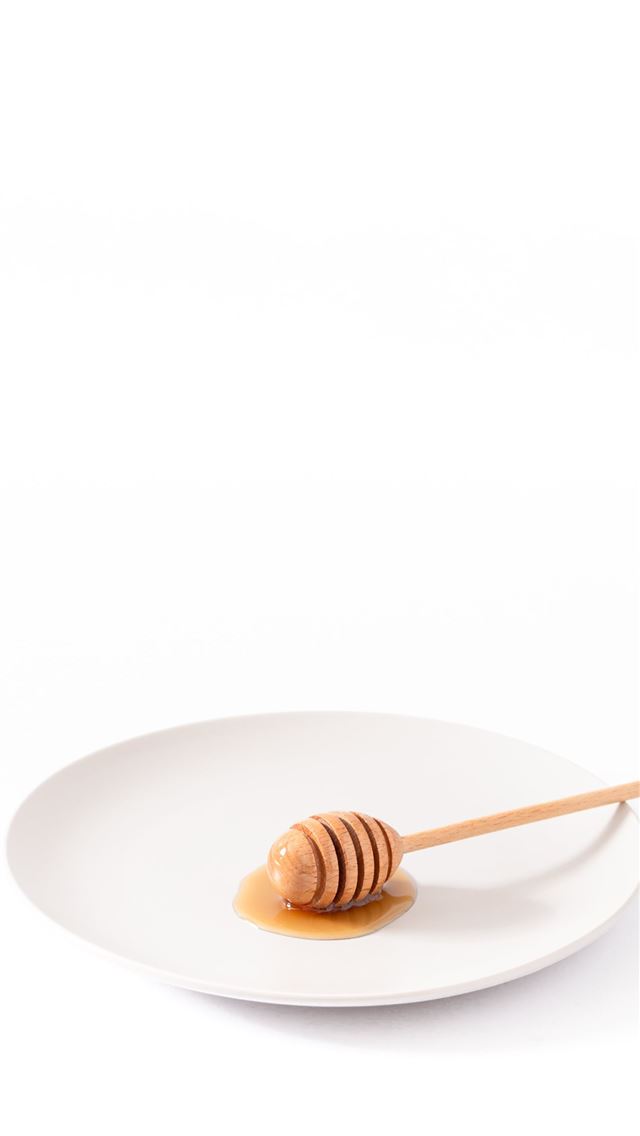 1284x2778 honey dipper on empty plate - canada iPhone Wallpaper