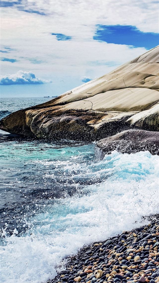 1284x2778 waves beach 5k -  iphone 13 Wallpaper