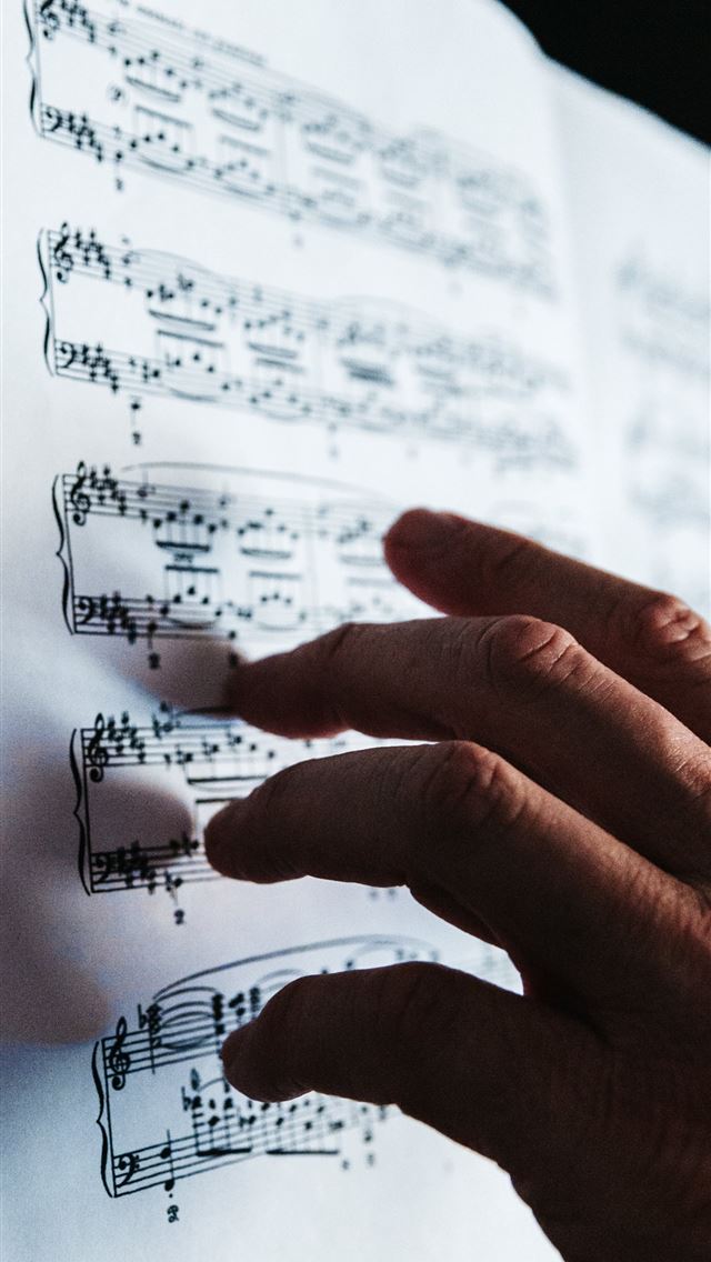 1290x2796 person reading musical note -  iphone 14 Wallpaper