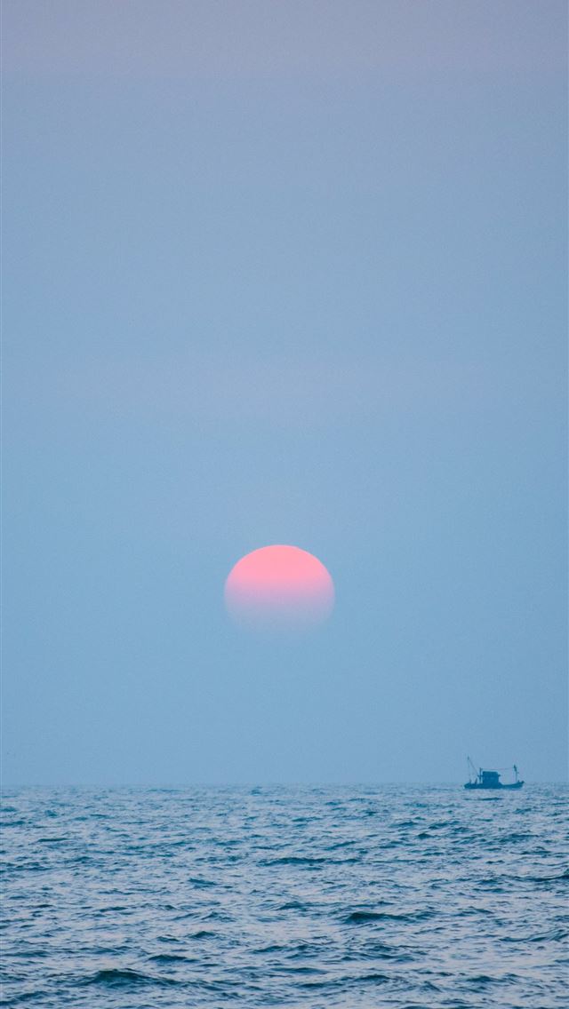1290x2796 boat on body of water - moon iPhone Wallpaper