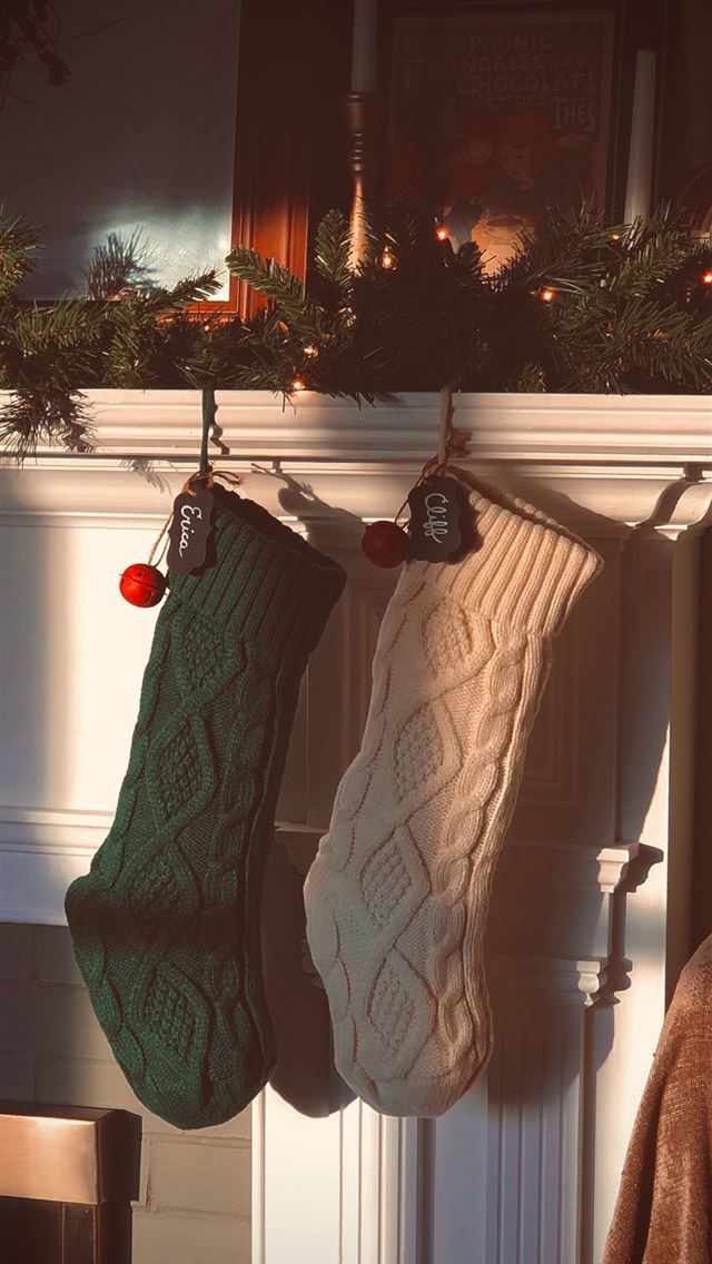 1290x2796 green and white christmas tree -  iphone 14 Wallpaper