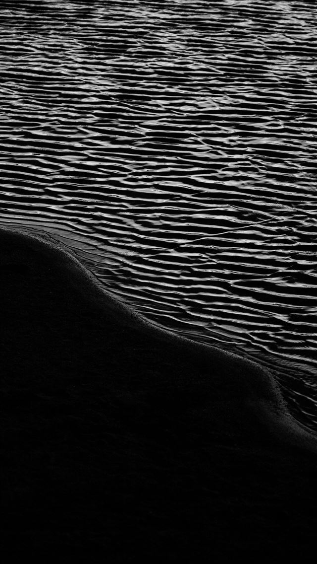1290x2796 a black and white photo of a body of water - abstract iPhone Wallpaper