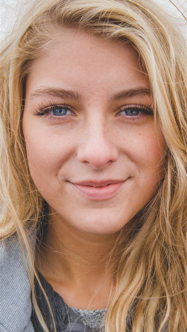 1290x2796 woman in gray jacket - girls iPhone Wallpaper