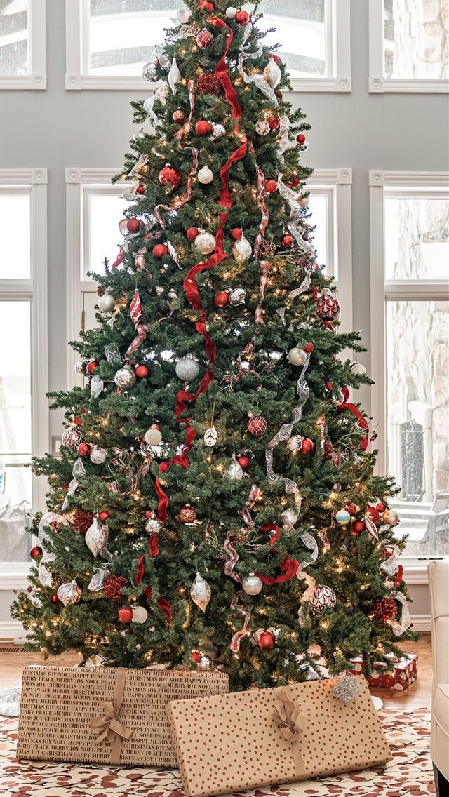 1290x2796 green christmas tree with red and white baubles - tree iPhone Wallpaper
