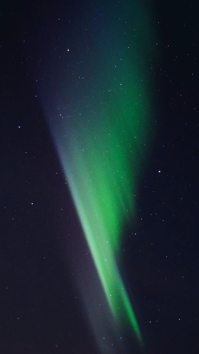 1290x2796 green northern lights - sky iPhone Wallpaper