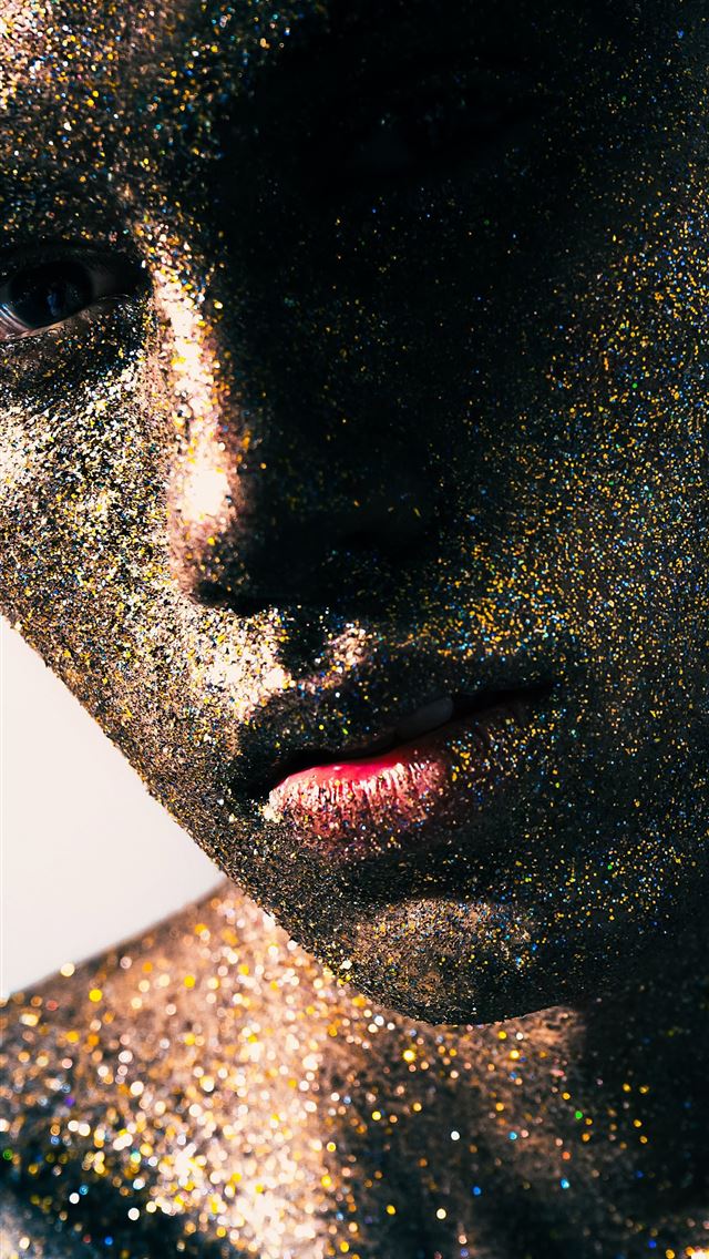 1290x2796 woman with black eye shadow - galaxy iPhone Wallpaper