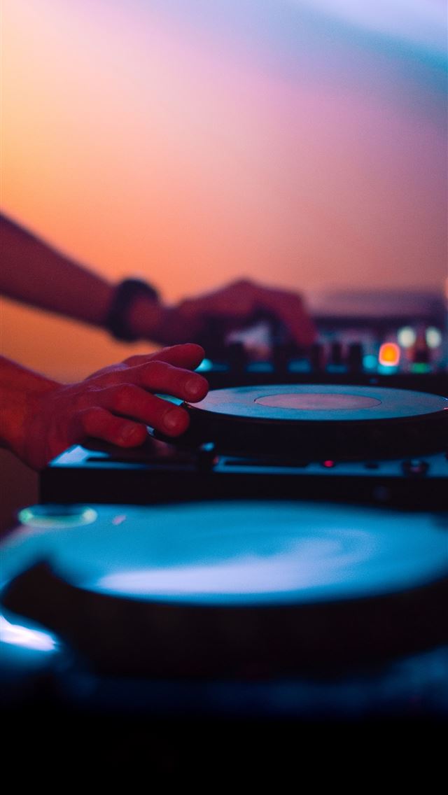 1290x2796 DJ controller -  iphone 15 Wallpaper
