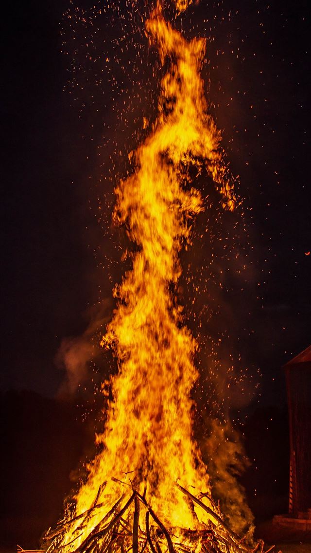 1290x2796 bonfire at night - fire iPhone Wallpaper