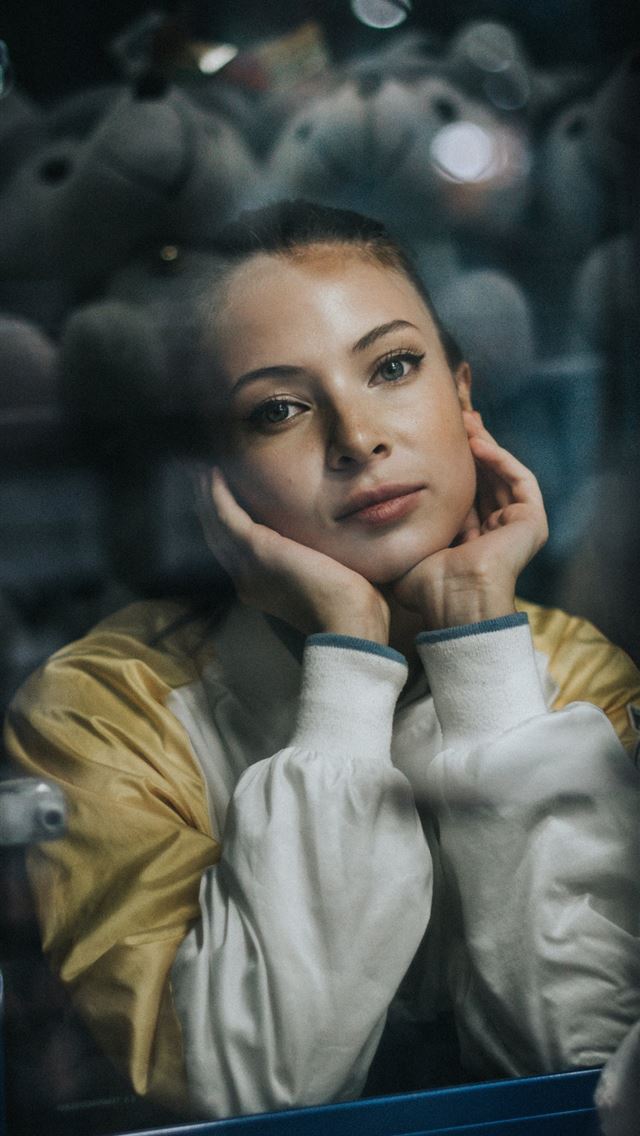 1290x2796 woman wearing white and yellow jacket taking a sel... - girls iPhone Wallpaper