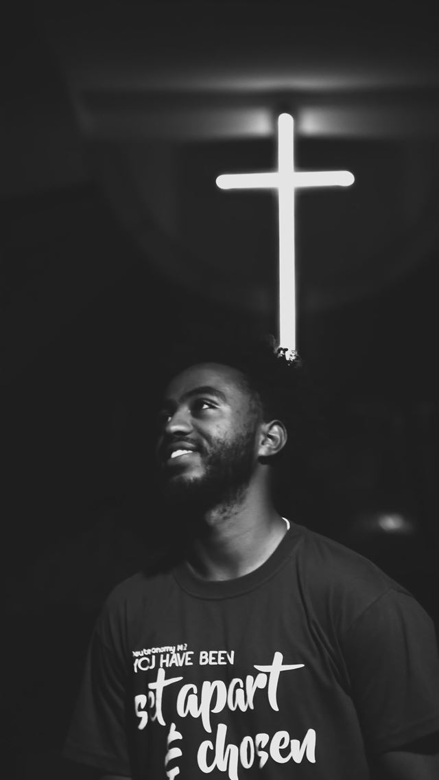 1290x2796 gray scale photography of man smiling -  iphone 15 Wallpaper