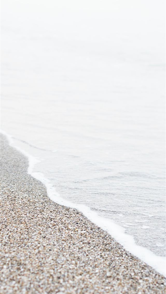 640x1136 sea waves crashing on shore during daytime -  iPhone Wallpaper