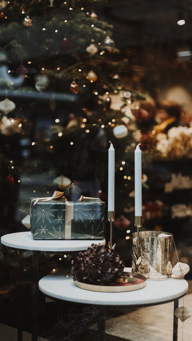 1290x2796 white candle -  iphone 15 Wallpaper