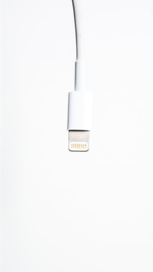 1290x2796 iPhone cable - gold iPhone Wallpaper