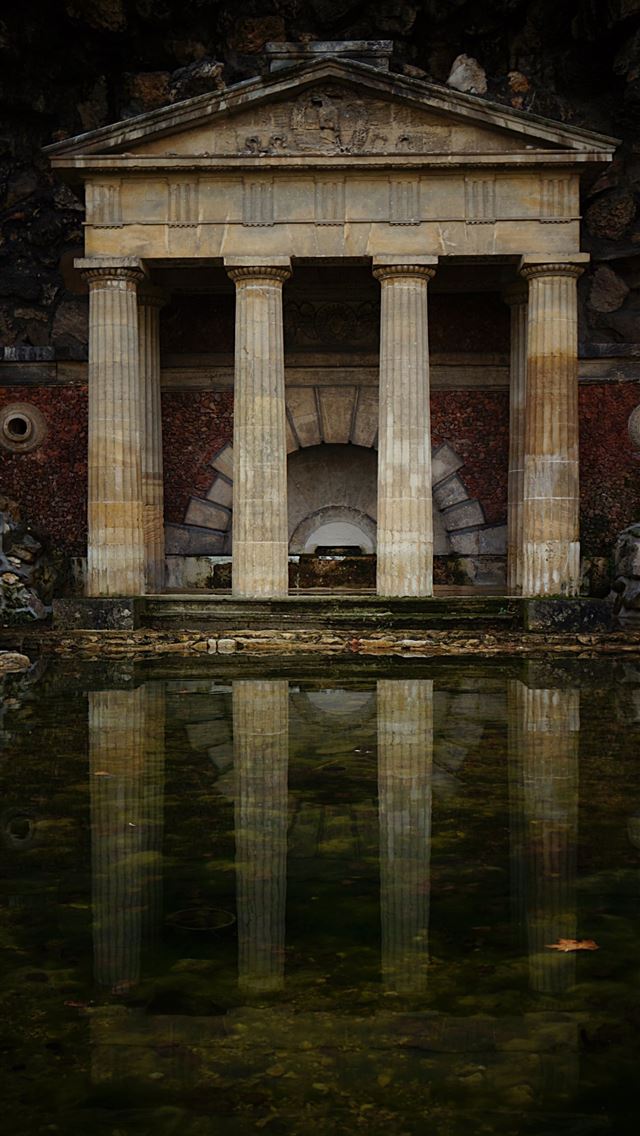 1290x2796 landmark in front of body of water - paris iPhone Wallpaper