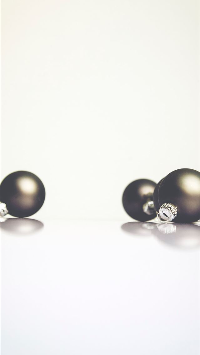 1290x2796 round black earrings - retro iPhone Wallpaper