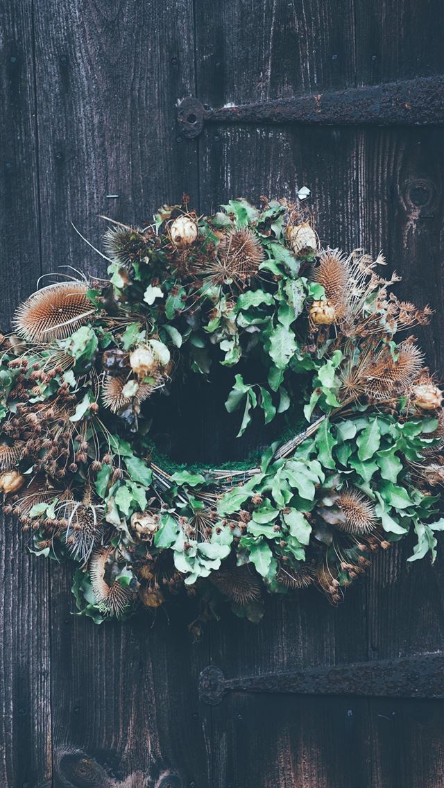 1290x2796 hanging green and brown floral wreath -  iphone 15 Wallpaper