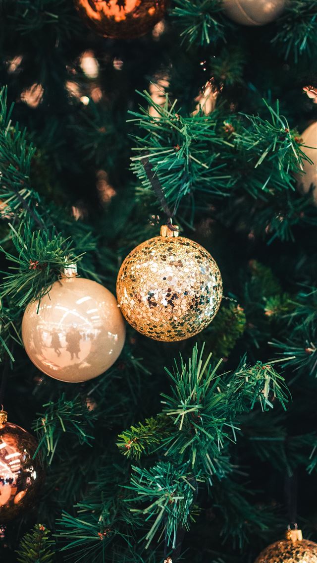 1290x2796 silver baubles on green christmas tree -  iphone 15 Wallpaper
