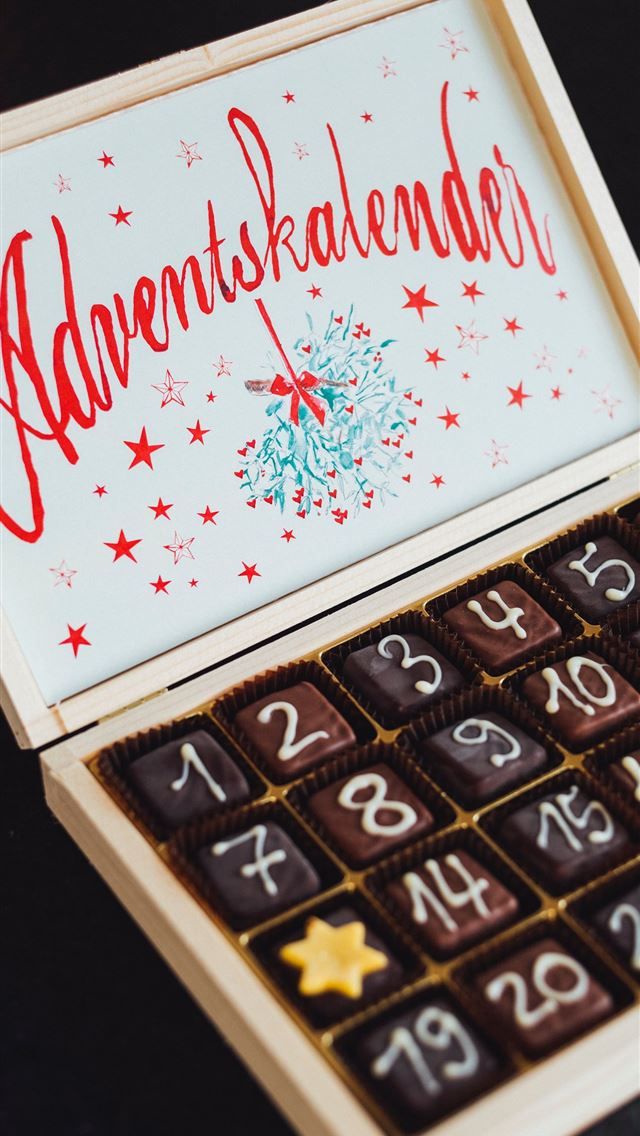 1290x2796 chocolate on brown wooden box - stars iPhone Wallpaper